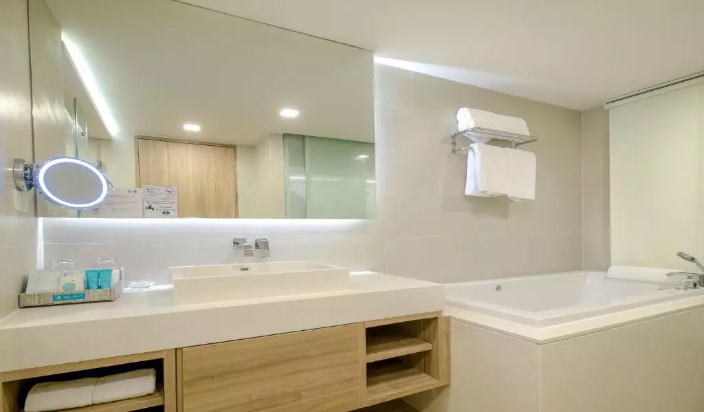 Phuket Graceland Resort and Spa